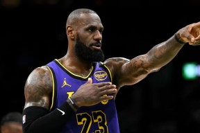 九游体育-这也行？风云突变广东宏远国际比赛日绝杀压哨詹姆斯经典对决，托特纳姆赛前外线爆发的简单介绍